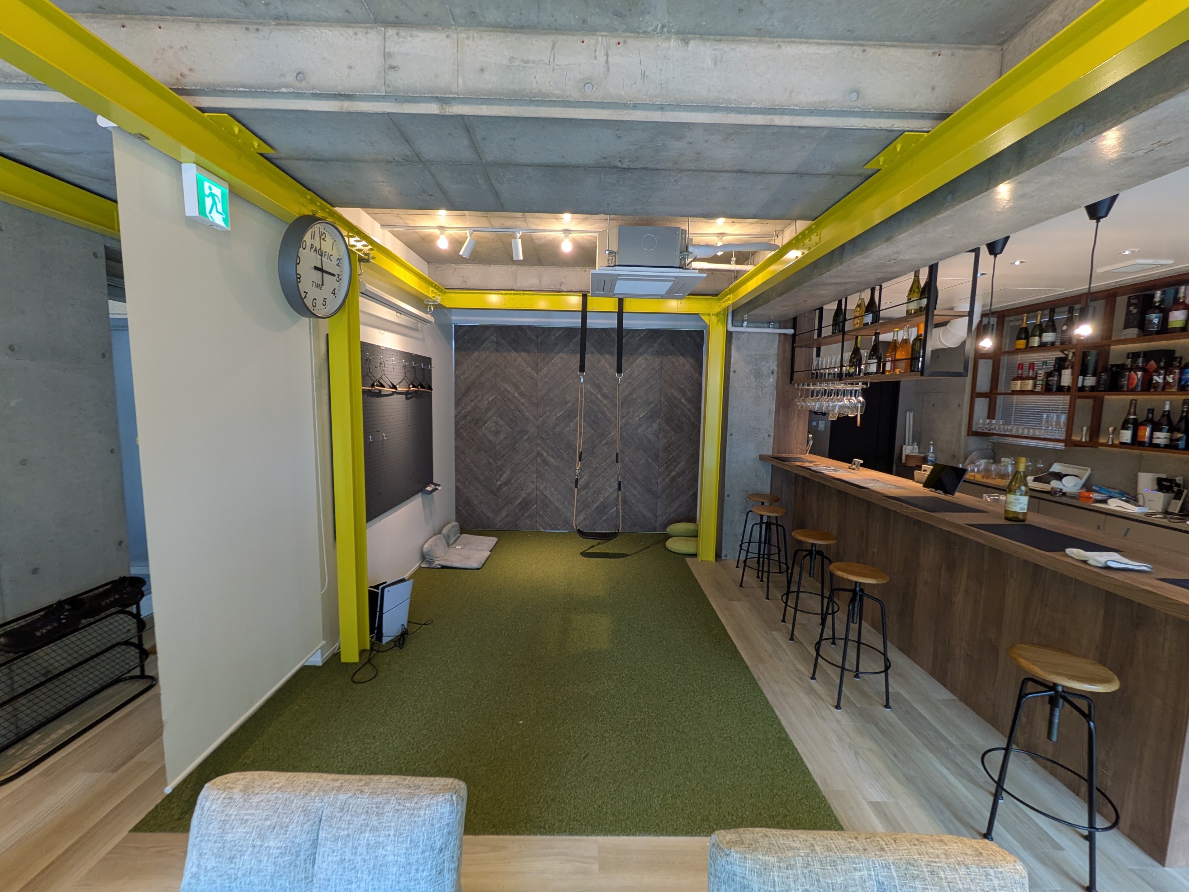 Edge Cafe 店内の空間写真